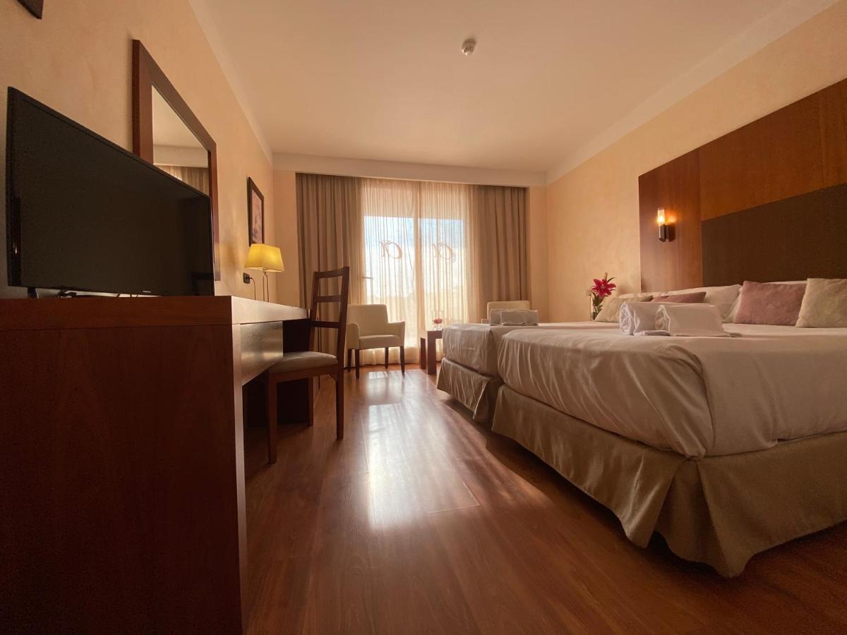 Hotel Montera Plaza Los Barrios Exterior photo